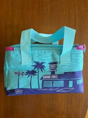 TRADER JOES NWT Mini Insulated Bag Lunchbox Lunch Blue
